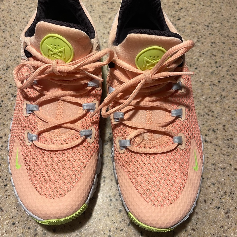 Nike Metcons - Picture 2 of 4